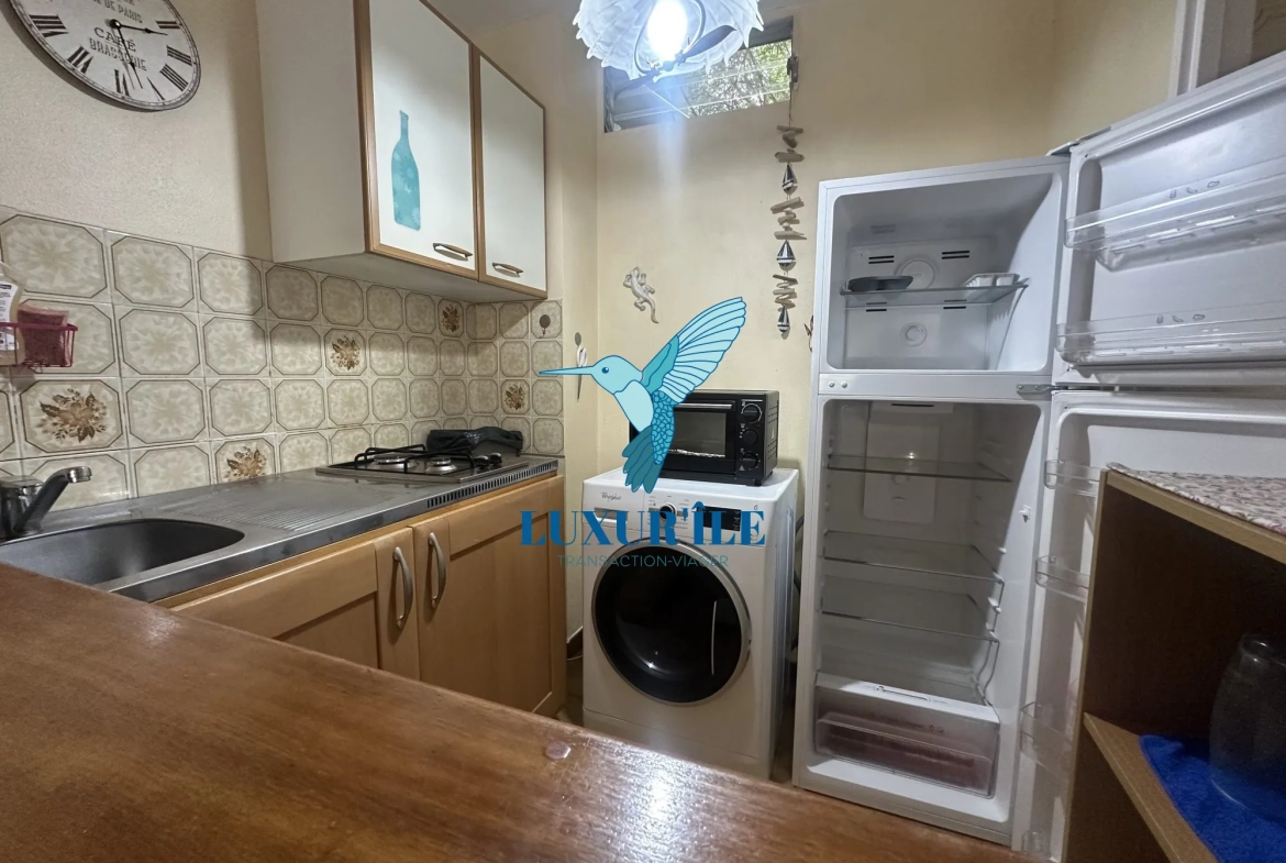 Appartement duplex à vendre à Le Gosier, secteur Bas-du-Fort, avec piscine et investissement idéal 