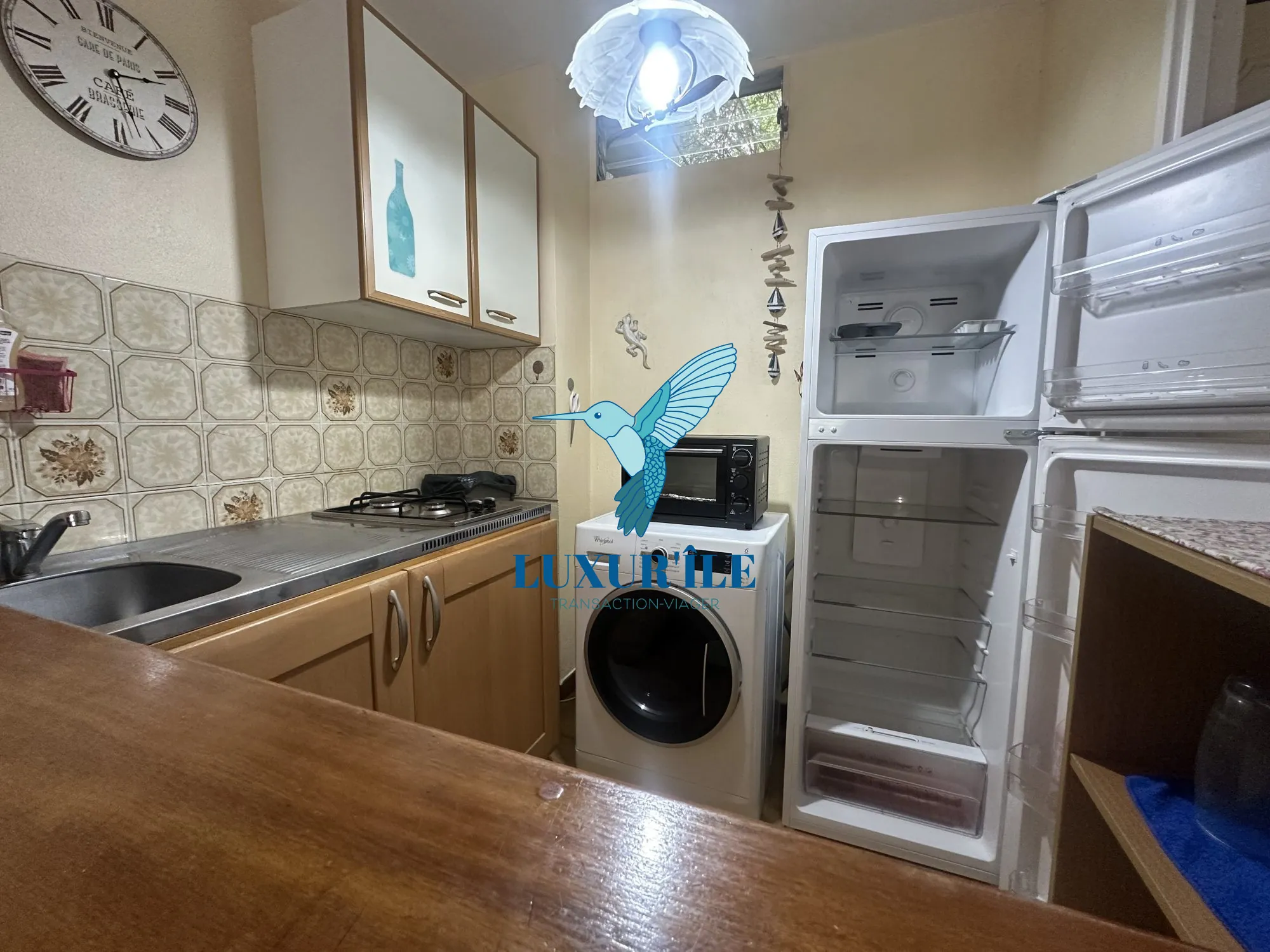 Appartement duplex à vendre à Le Gosier, secteur Bas-du-Fort, avec piscine et investissement idéal 