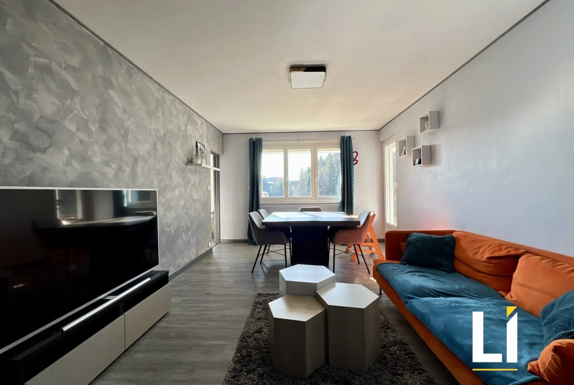 Appartement rénové avec balcon, garage et cave à Maîche – 76 m² 