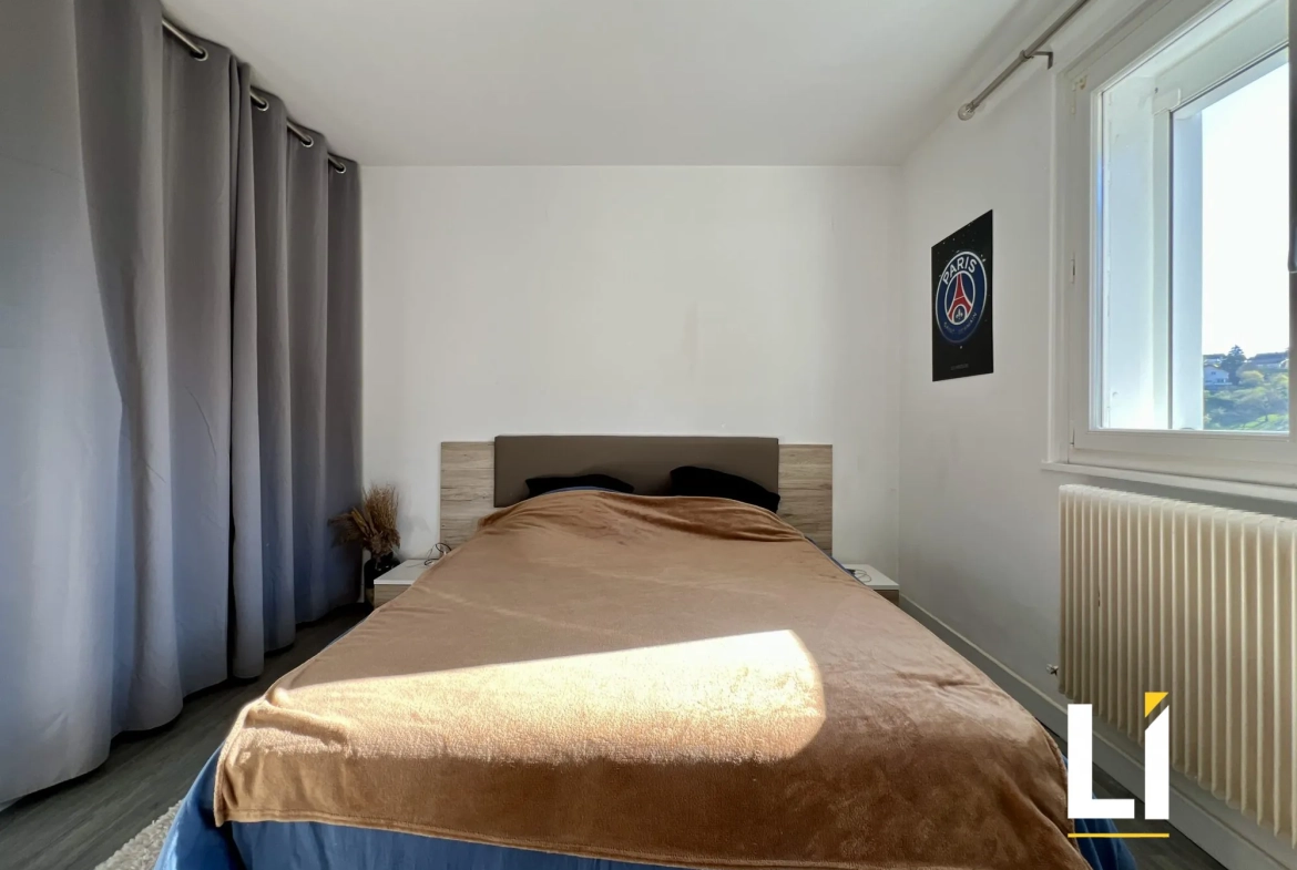 Appartement rénové avec balcon, garage et cave à Maîche – 76 m² 