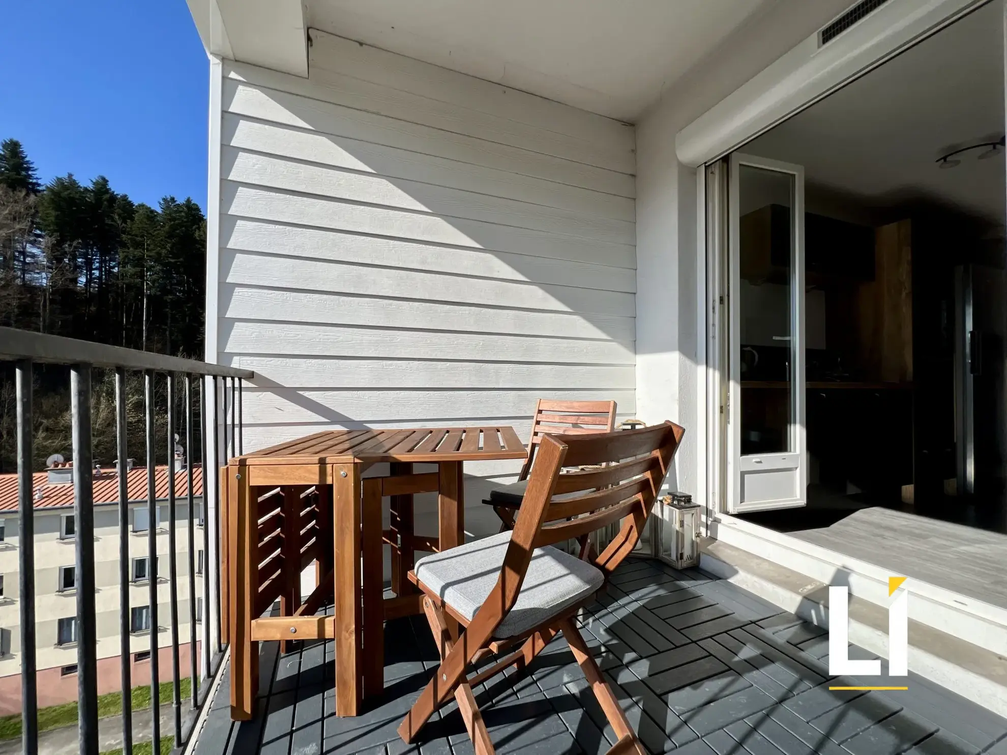 Appartement rénové avec balcon, garage et cave à Maîche – 76 m² 