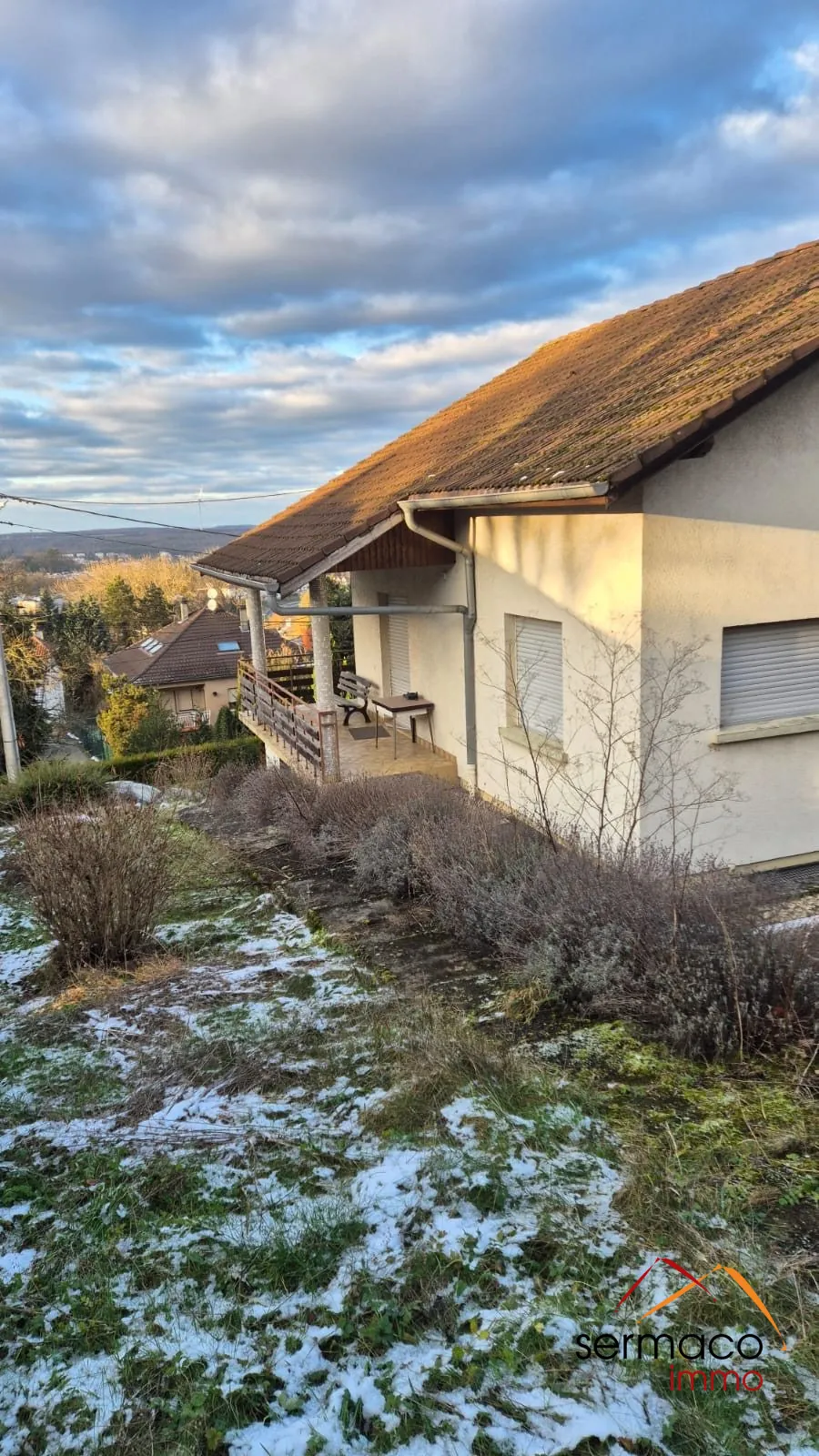 Maison 148 m² à Oeting avec grand terrain et garage, emplacement stratégique 