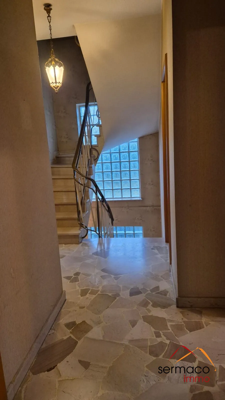 Maison 148 m² à Oeting avec grand terrain et garage, emplacement stratégique 