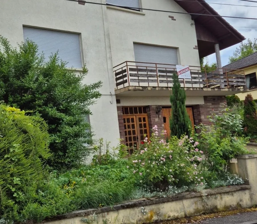 Maison 148 m² à Oeting avec grand terrain et garage, emplacement stratégique 
