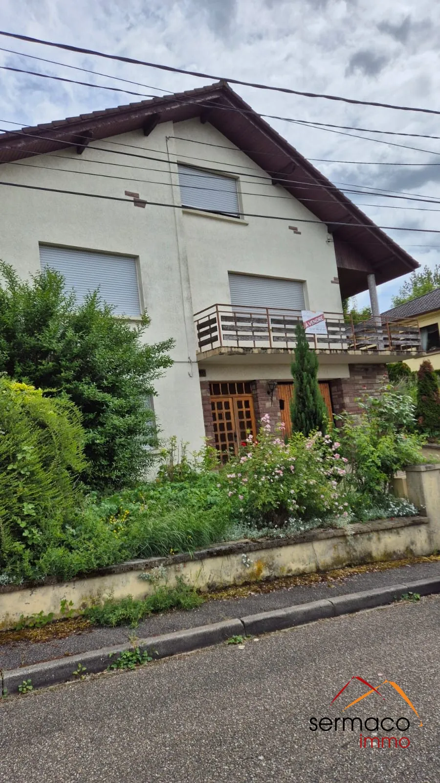 Maison 148 m² à Oeting avec grand terrain et garage, emplacement stratégique 
