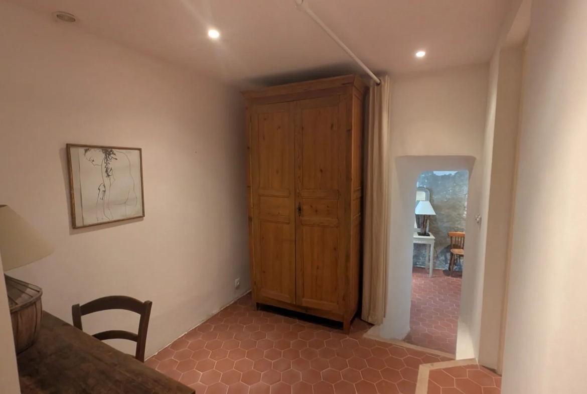 Maison de village provençale à Gonfaron de 98 m² avec terrasse et vue magnifique 