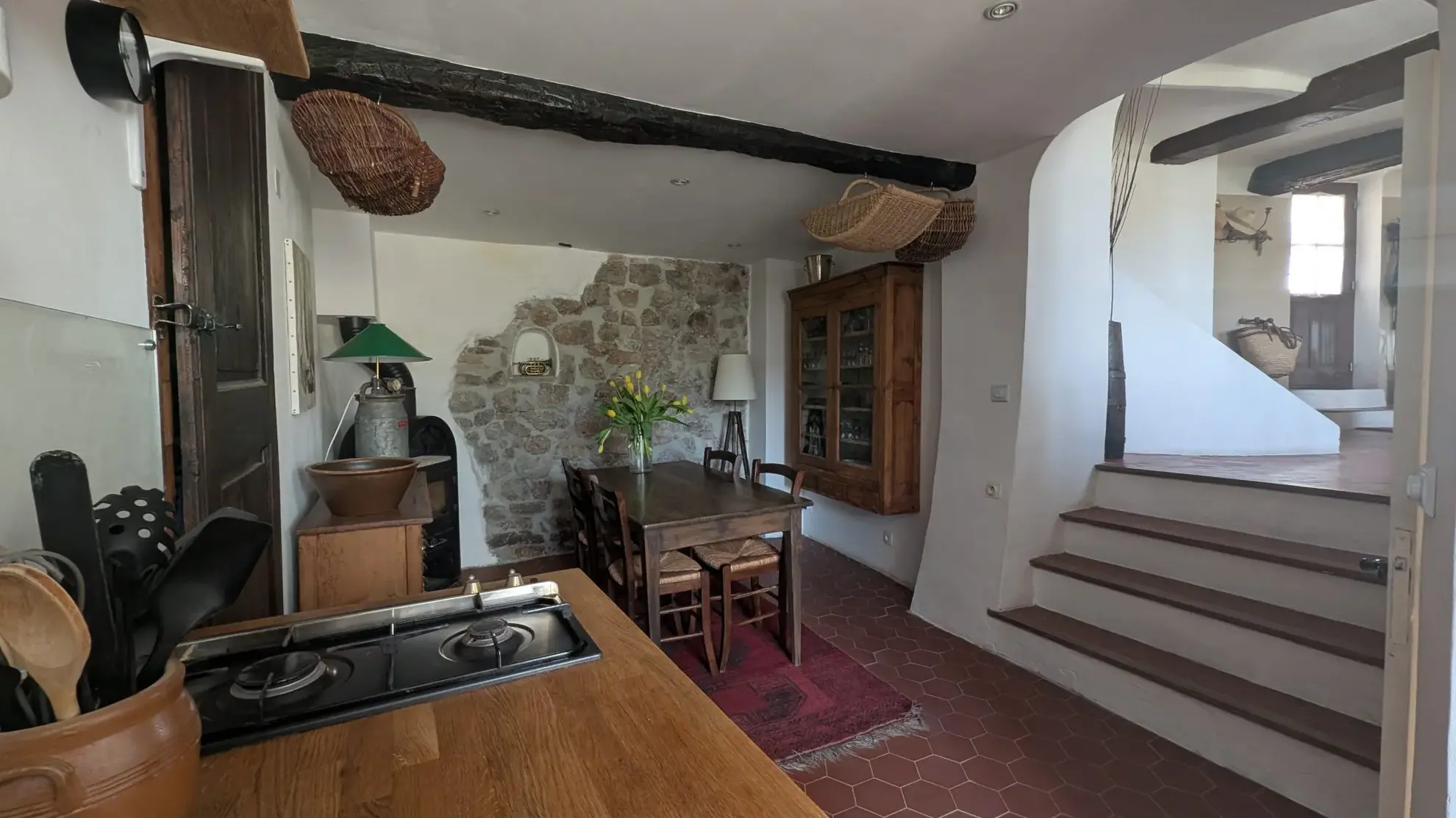 Maison de village provençale à Gonfaron de 98 m² avec terrasse et vue magnifique 