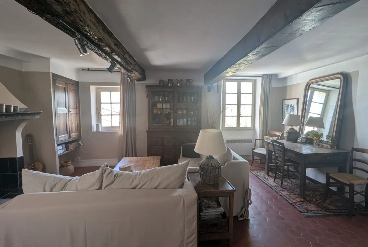 Maison de village provençale à Gonfaron de 98 m² avec terrasse et vue magnifique 