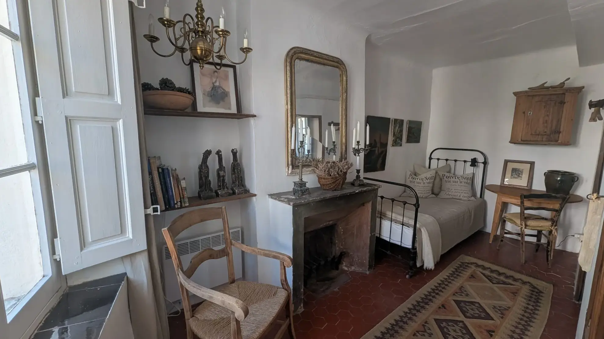 Maison de village provençale à Gonfaron de 98 m² avec terrasse et vue magnifique 