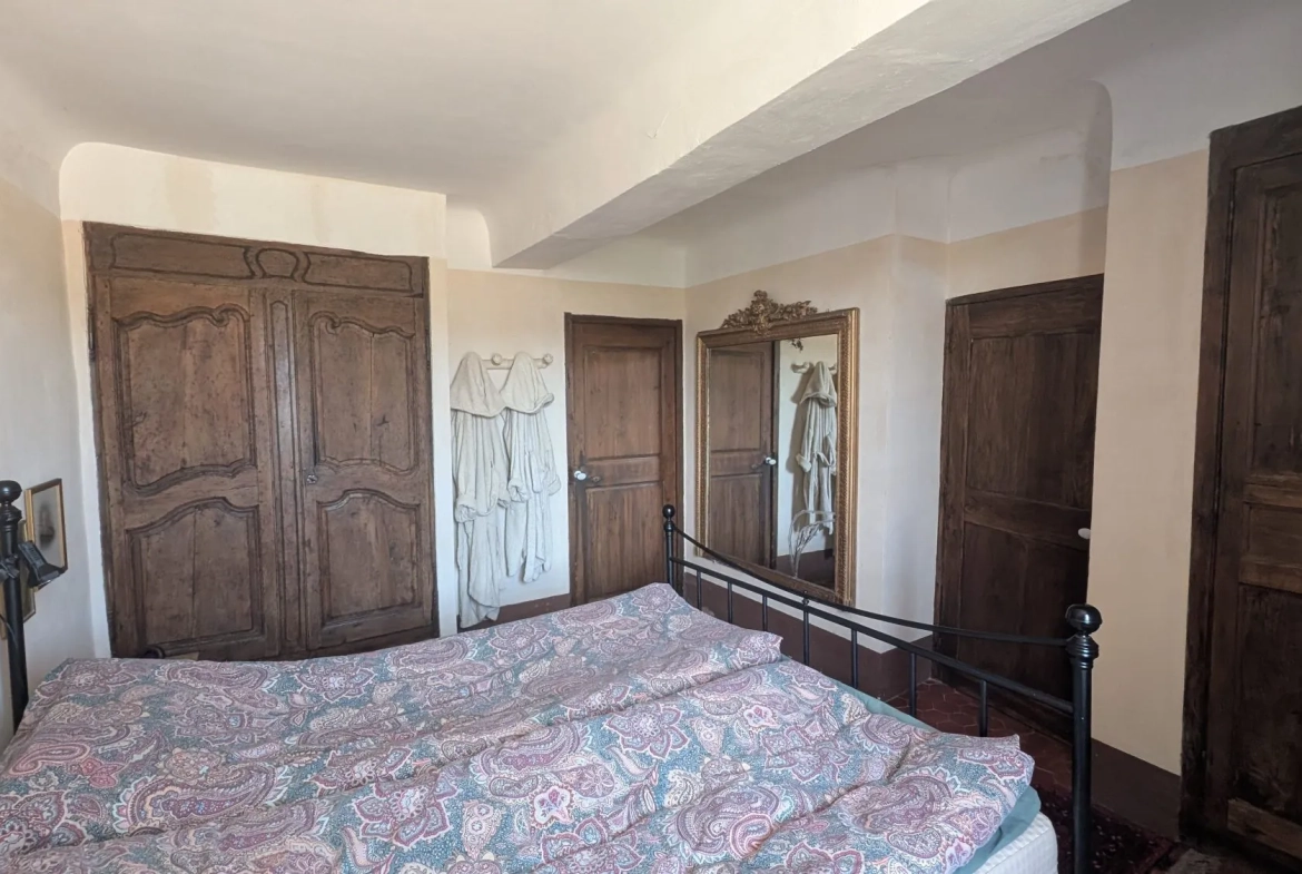 Maison de village provençale à Gonfaron de 98 m² avec terrasse et vue magnifique 