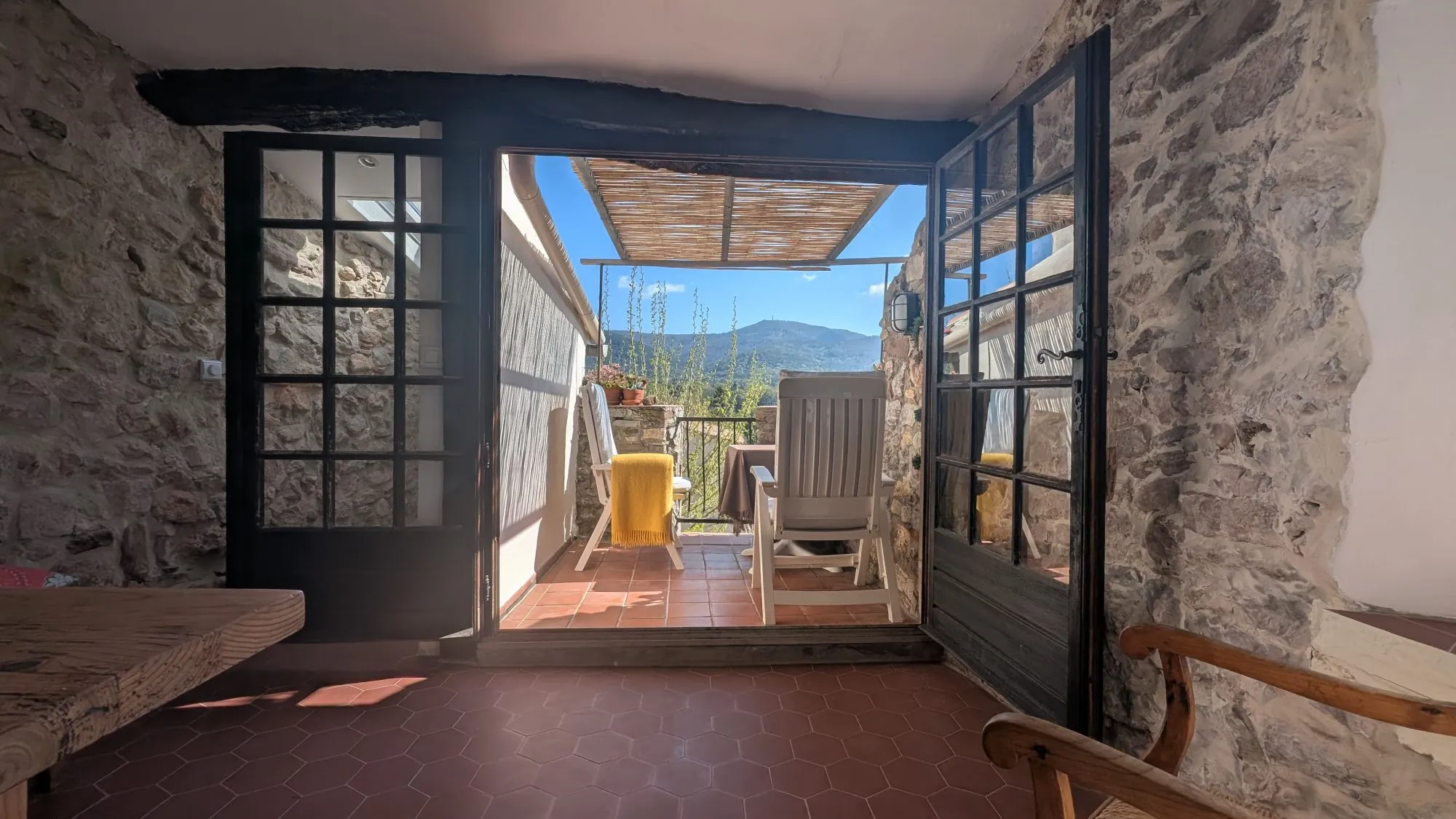 Maison de village provençale à Gonfaron de 98 m² avec terrasse et vue magnifique 