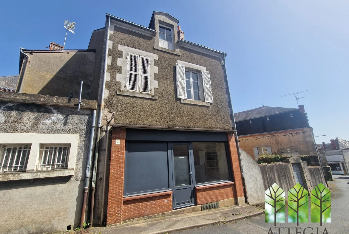 Immeuble commercial à Sainte-Sévère-sur-Indre à Rénover avec Grand Potentiel 