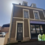 Immeuble commercial à Sainte-Sévère-sur-Indre à Rénover avec Grand Potentiel