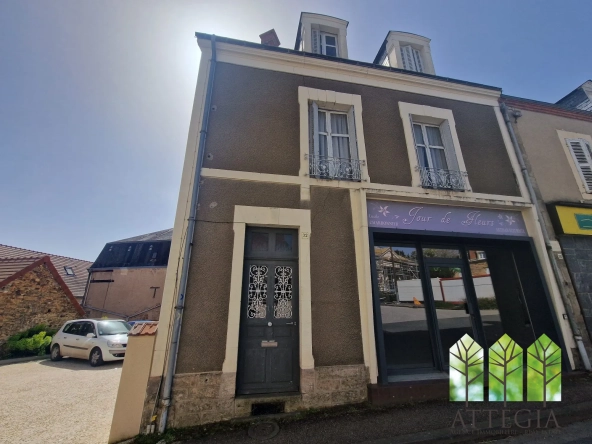 Immeuble commercial à Sainte-Sévère-sur-Indre à Rénover avec Grand Potentiel