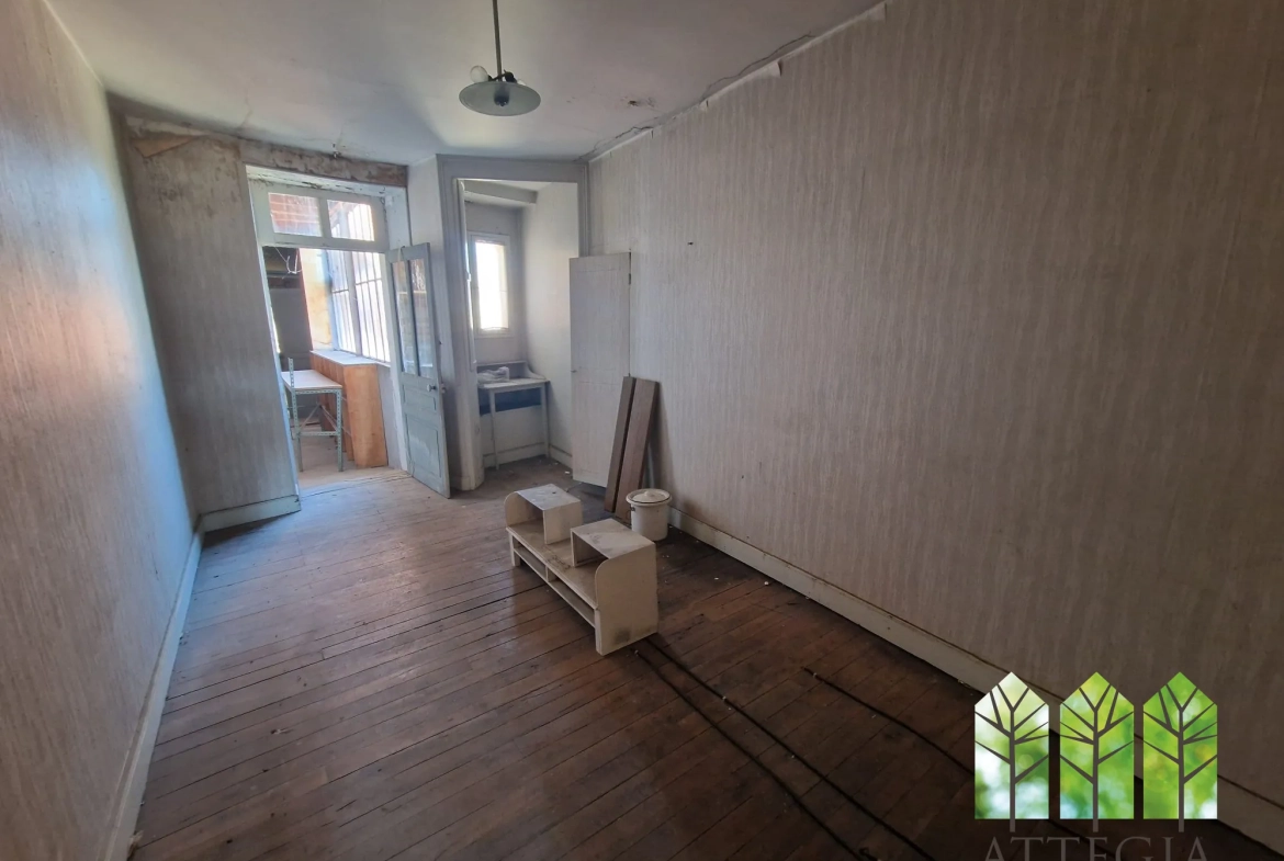 Immeuble commercial à Sainte-Sévère-sur-Indre à Rénover avec Grand Potentiel 