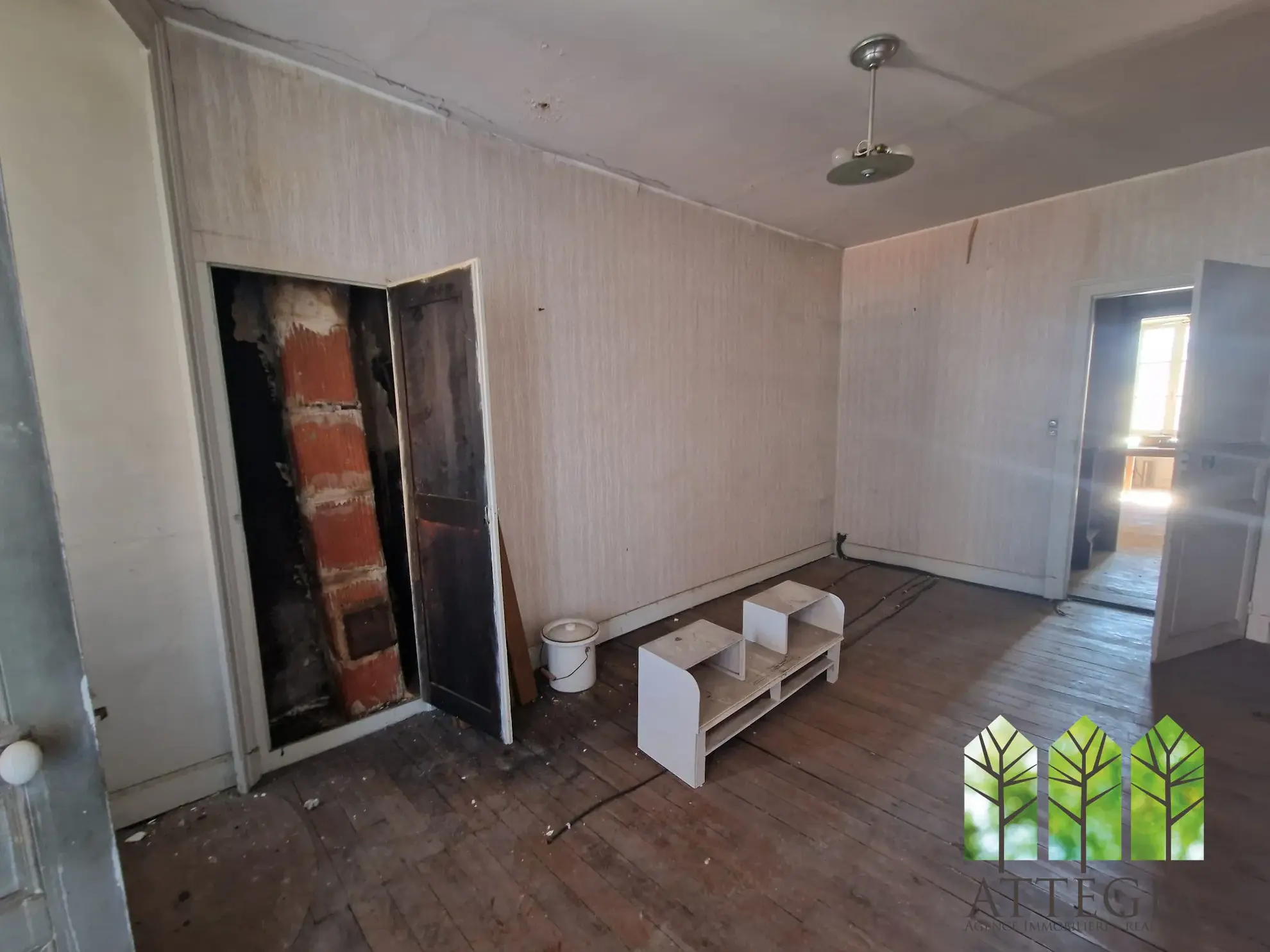 Immeuble commercial à Sainte-Sévère-sur-Indre à Rénover avec Grand Potentiel 