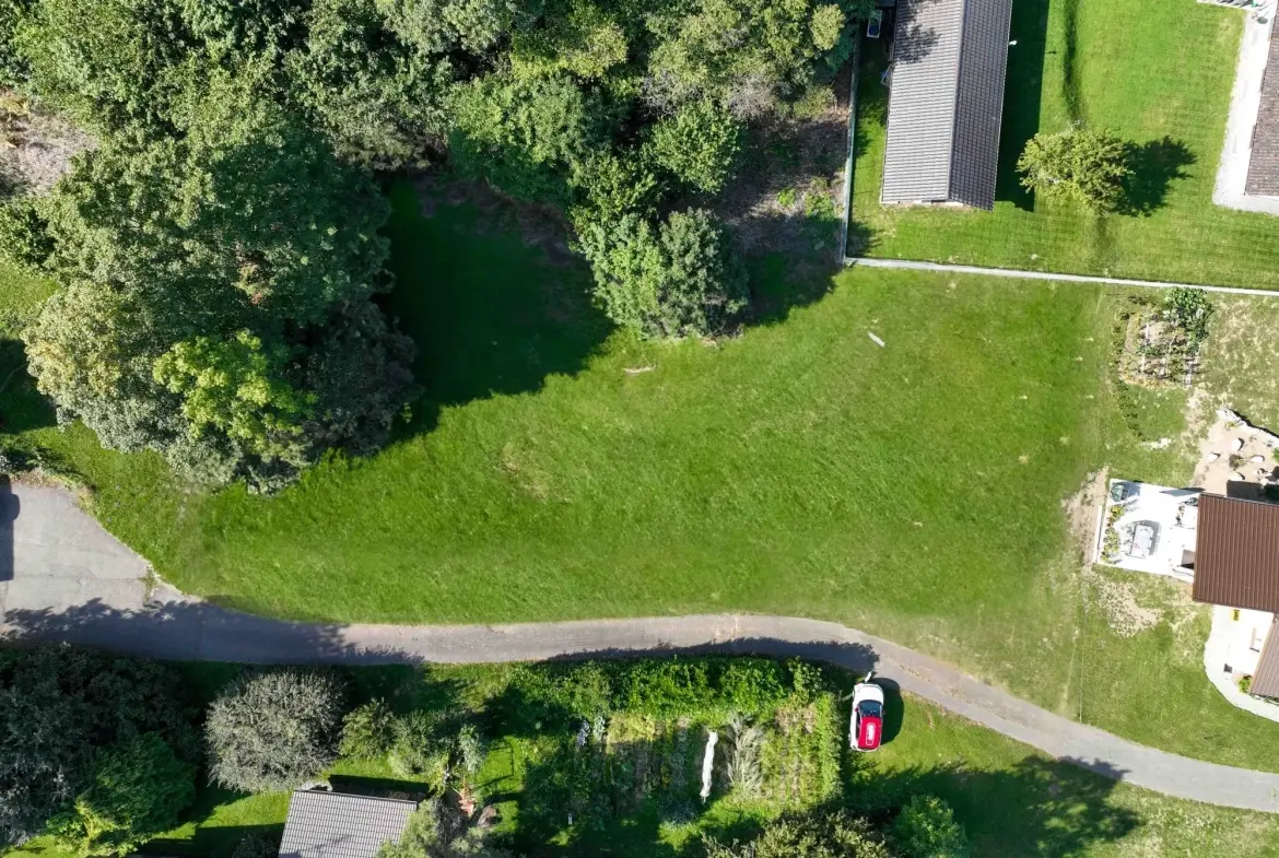 Terrain à vendre de 650 m² à Champanges, constructible et viabilisé 