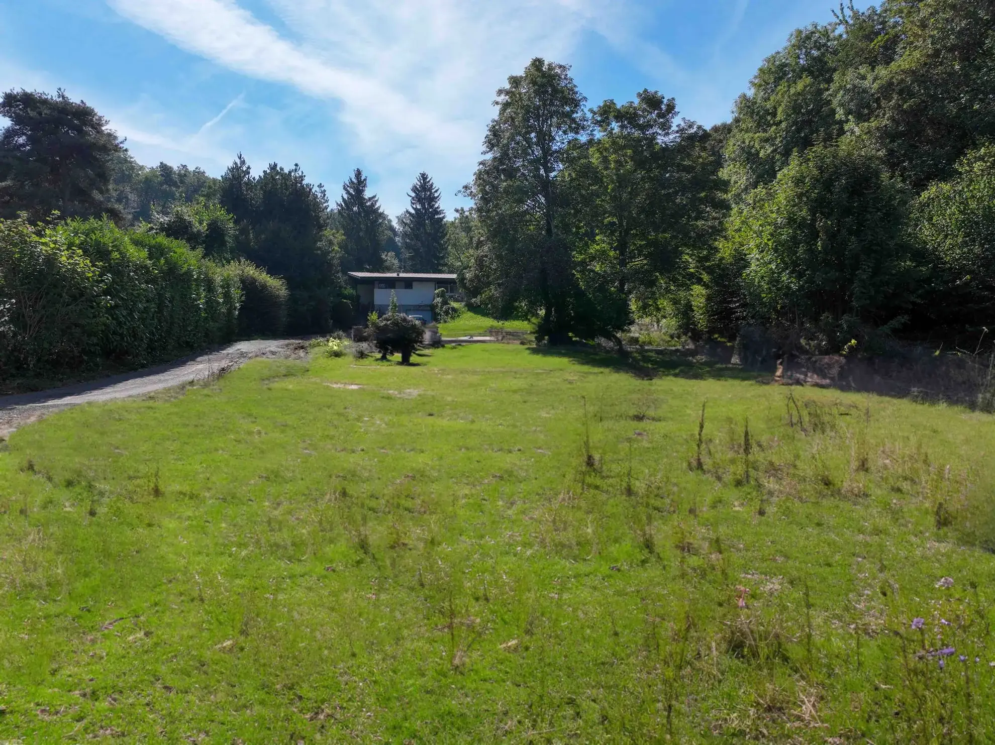 Terrain à vendre de 650 m² à Champanges, constructible et viabilisé 