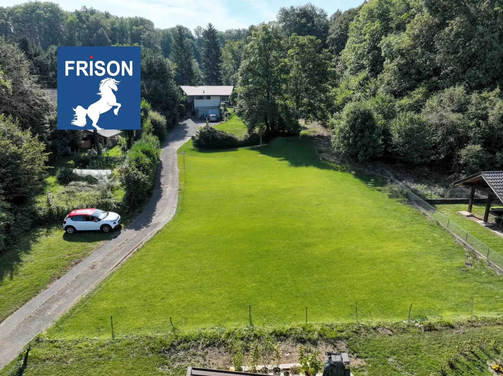 Terrain à vendre de 650 m² à Champanges, constructible et viabilisé 
