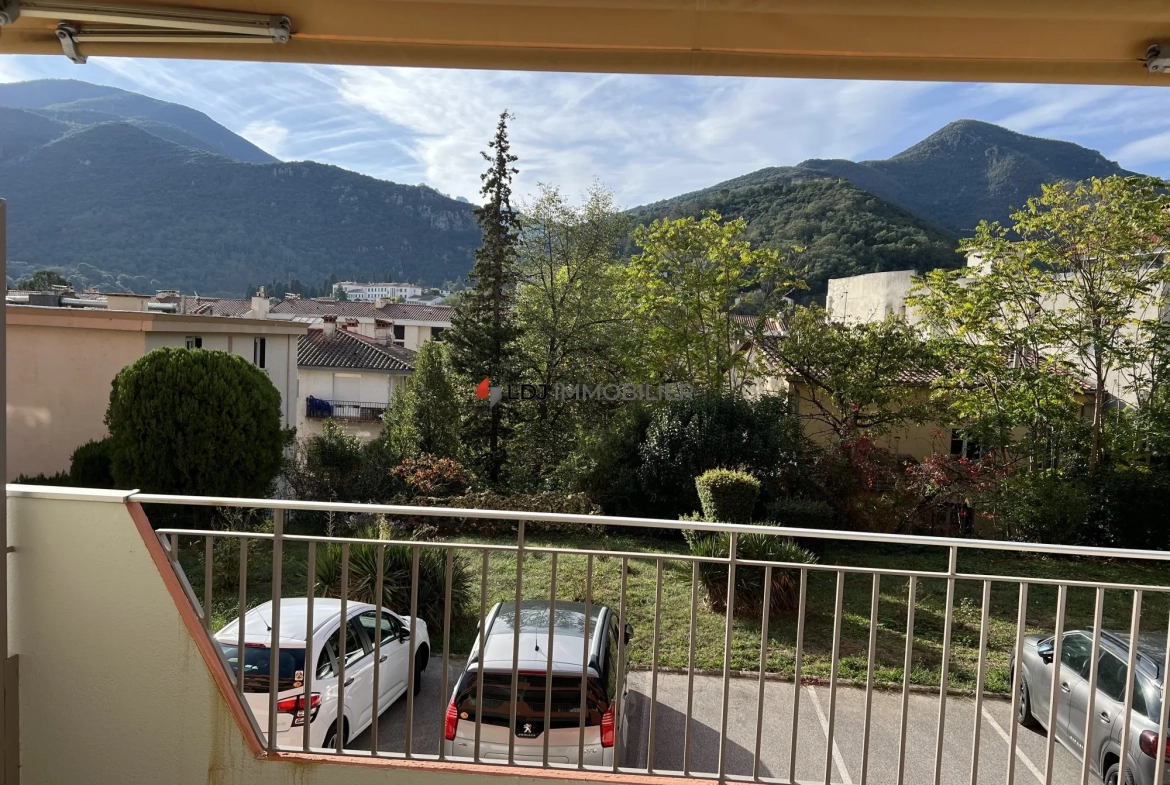 Appartement à vendre à Amélie-les-Bains avec terrasse et parking privé 