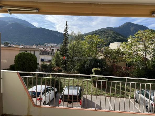 Appartement à vendre à Amélie-les-Bains avec terrasse et parking privé