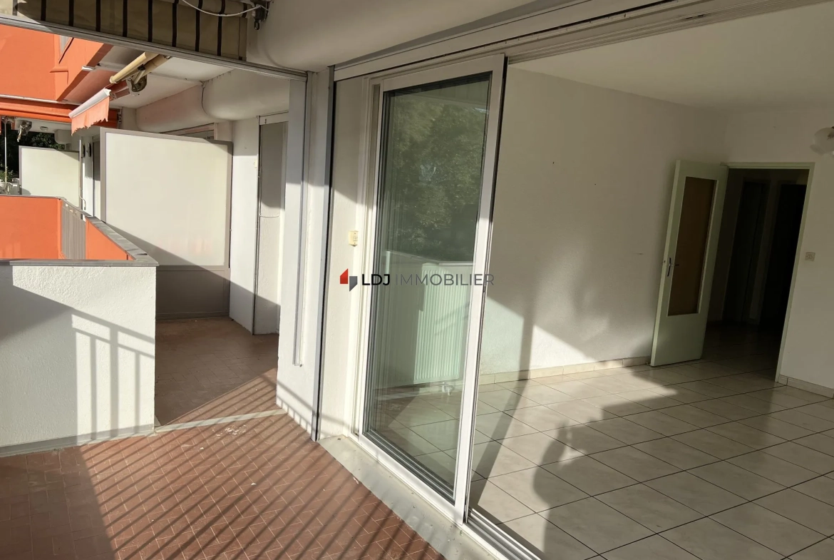 Appartement à vendre à Amélie-les-Bains avec terrasse et parking privé 
