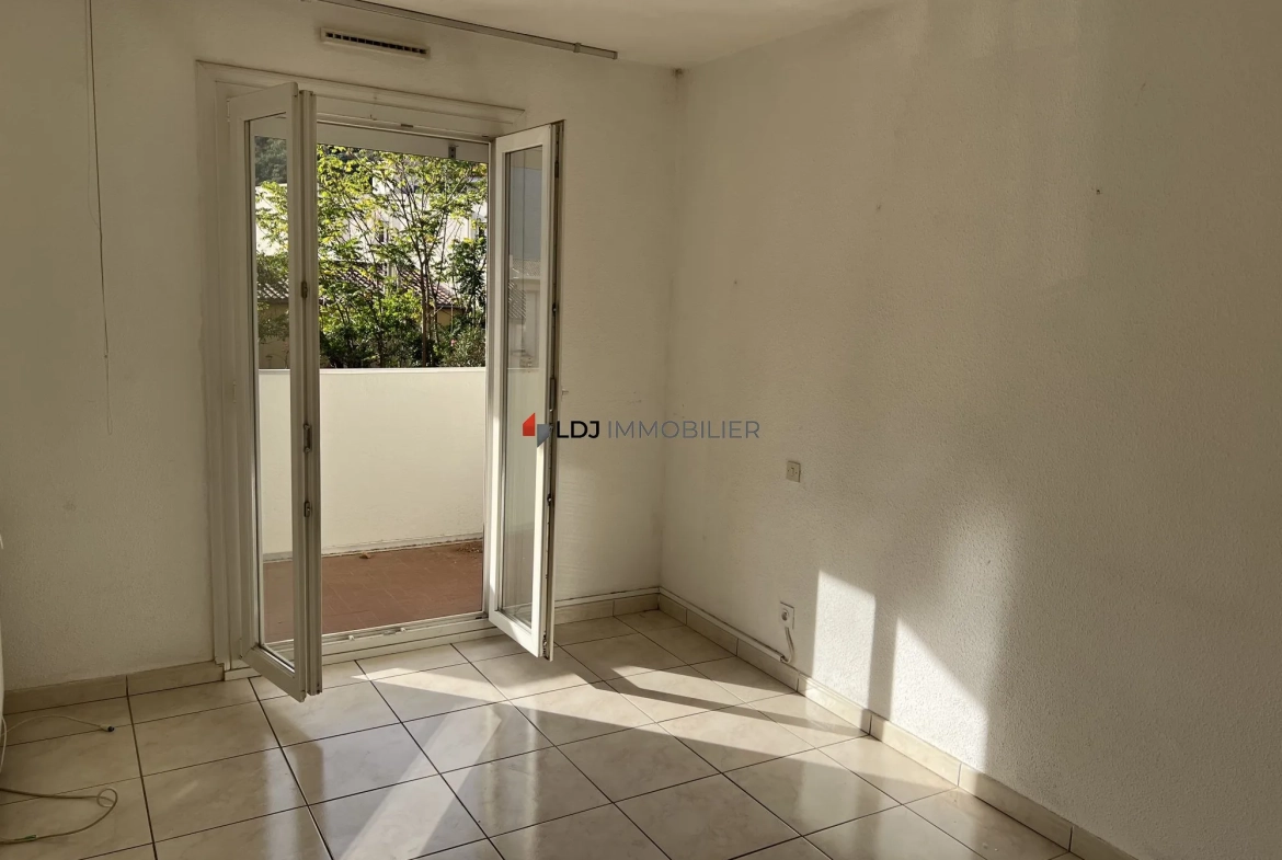 Appartement à vendre à Amélie-les-Bains avec terrasse et parking privé 