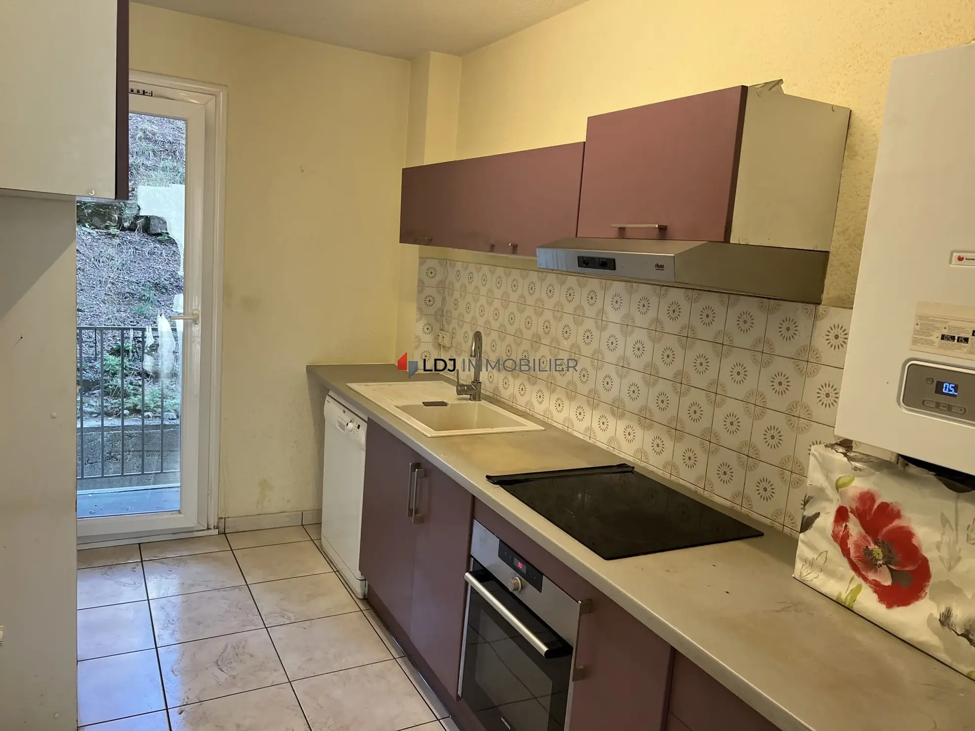 Appartement à vendre à Amélie-les-Bains avec terrasse et parking privé 
