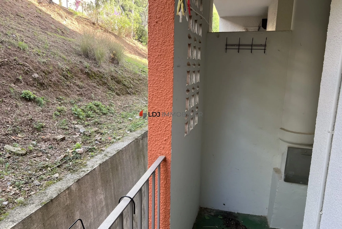 Appartement à vendre à Amélie-les-Bains avec terrasse et parking privé 