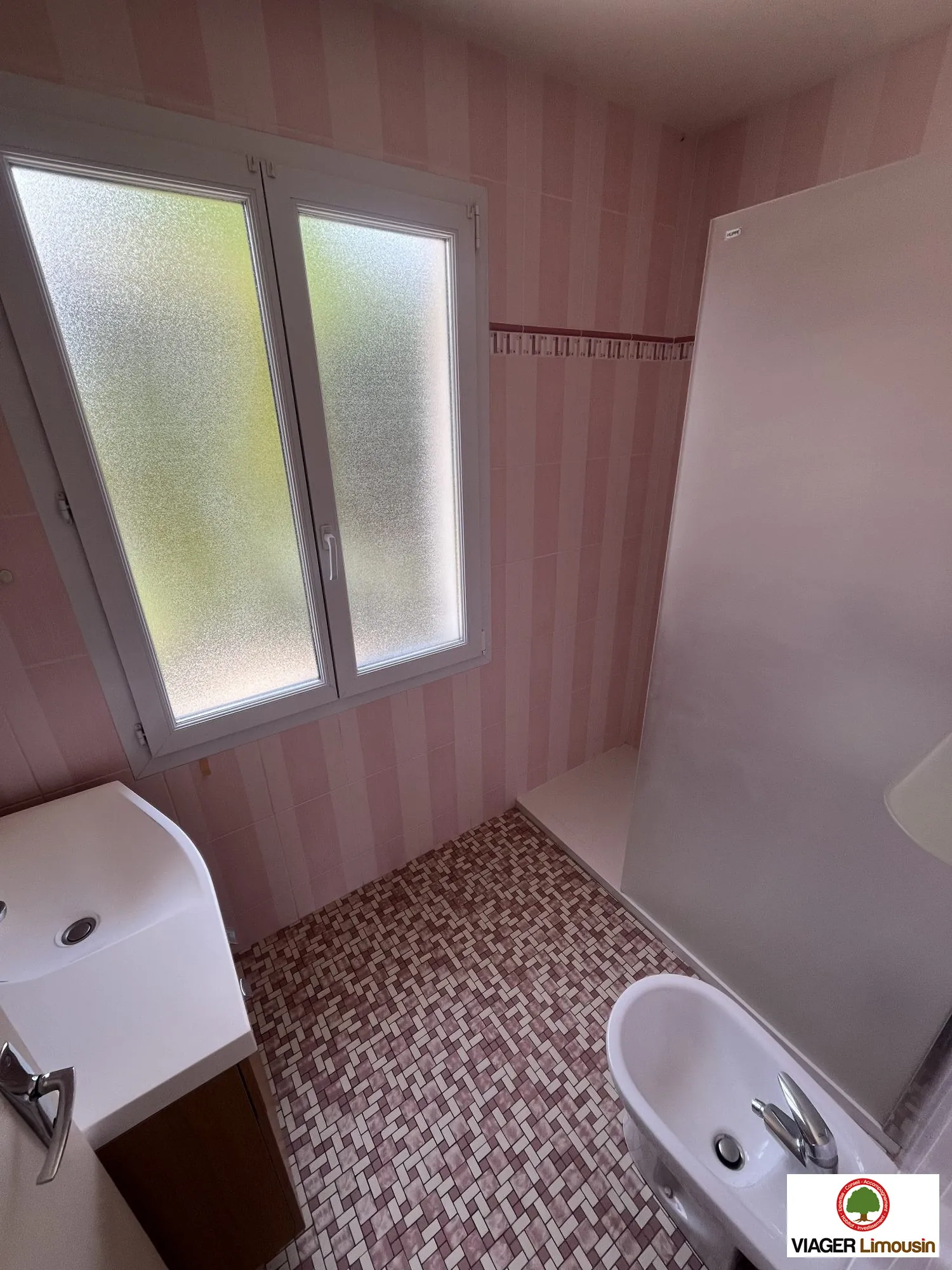 Maison de plain-pied à Condat-sur-Vienne avec jardin et garage, 48 m² 