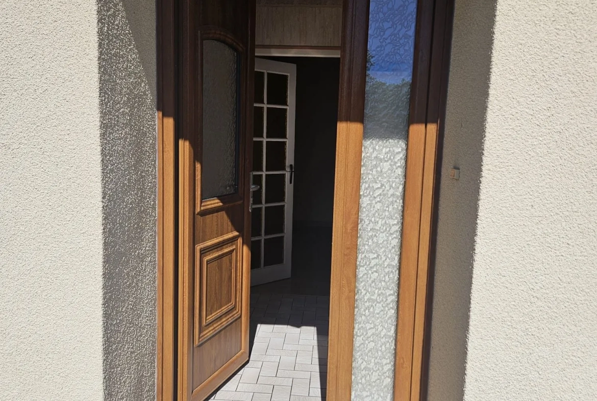 Maison de plain-pied à Condat-sur-Vienne avec jardin et garage, 48 m² 
