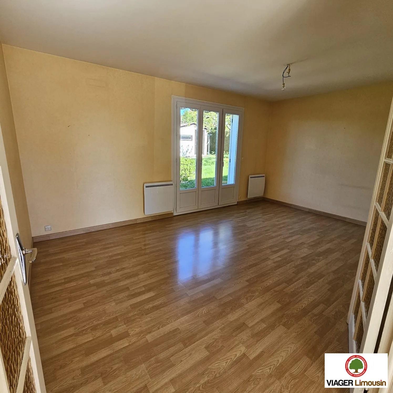 Maison de plain-pied à Condat-sur-Vienne avec jardin et garage, 48 m² 