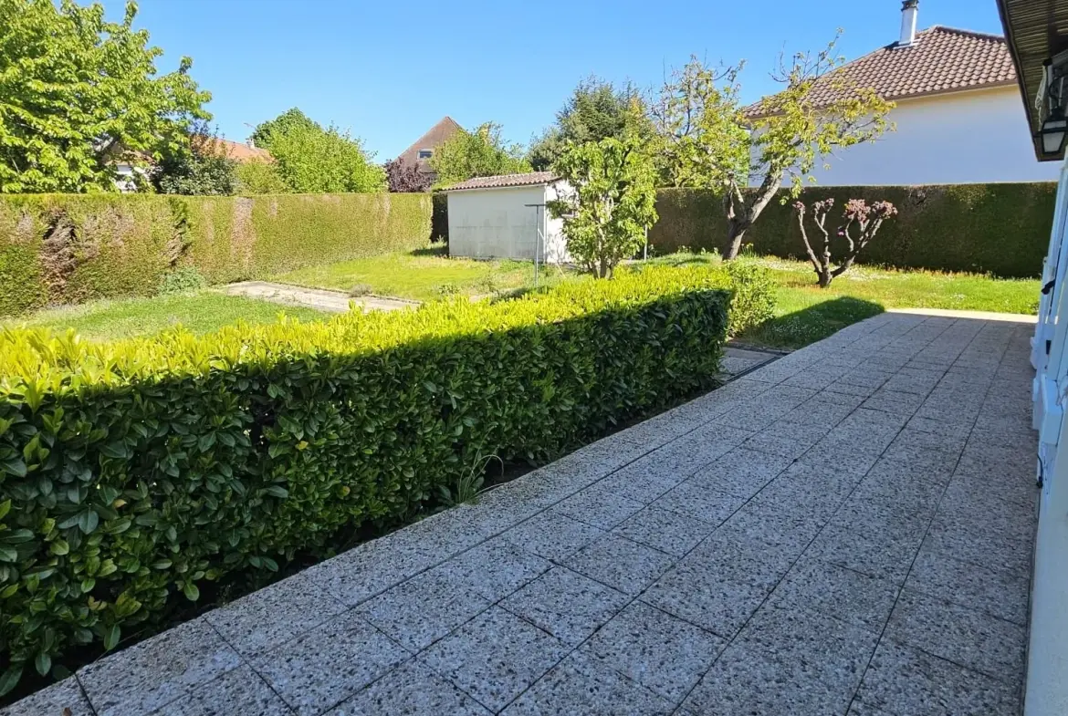 Maison de plain-pied à Condat-sur-Vienne avec jardin et garage, 48 m² 