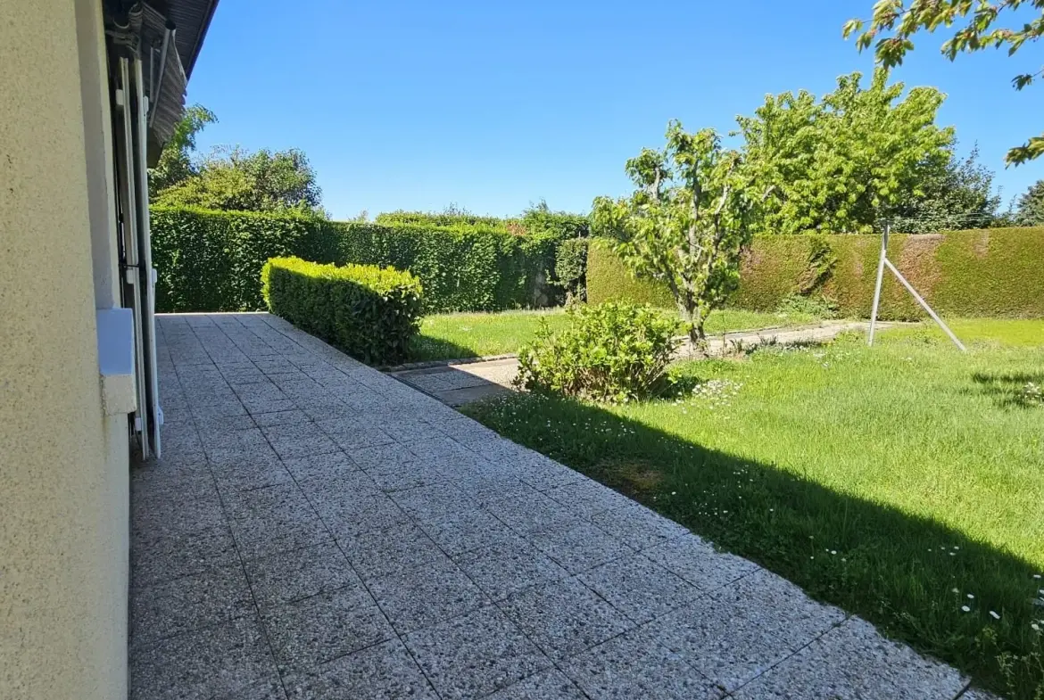 Maison de plain-pied à Condat-sur-Vienne avec jardin et garage, 48 m² 