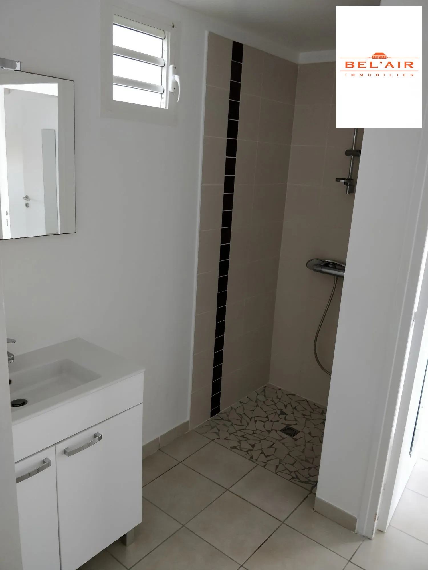 Appartement 2 pièces à Lamentin, proche commodités, livraison 2025 