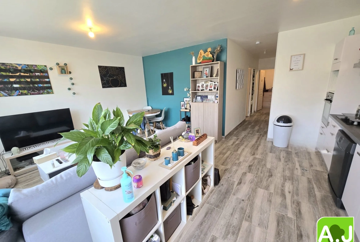 Ensemble immobilier avec maison et studio à Gravigny, emplacement idéal 