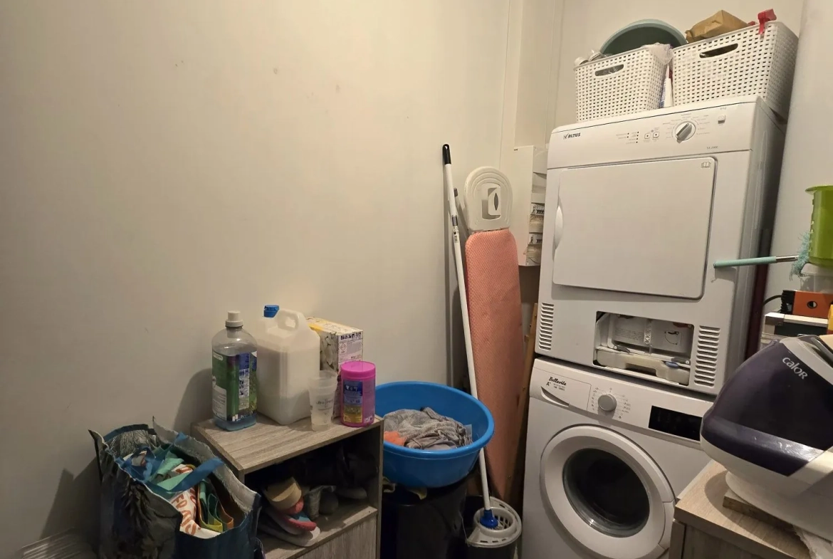 Ensemble immobilier avec maison et studio à Gravigny, emplacement idéal 