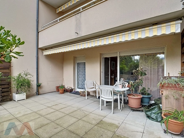 Appartement T3 à vendre à Beaumont avec terrasse et garage