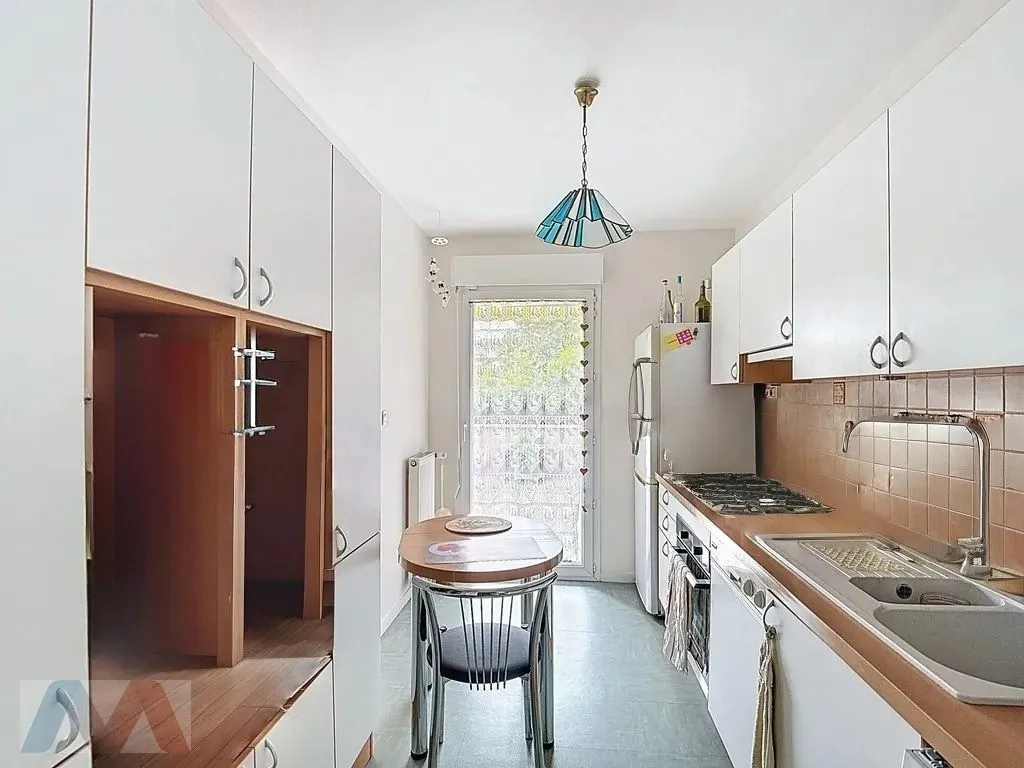 Appartement T3 à vendre à Beaumont avec terrasse et garage 
