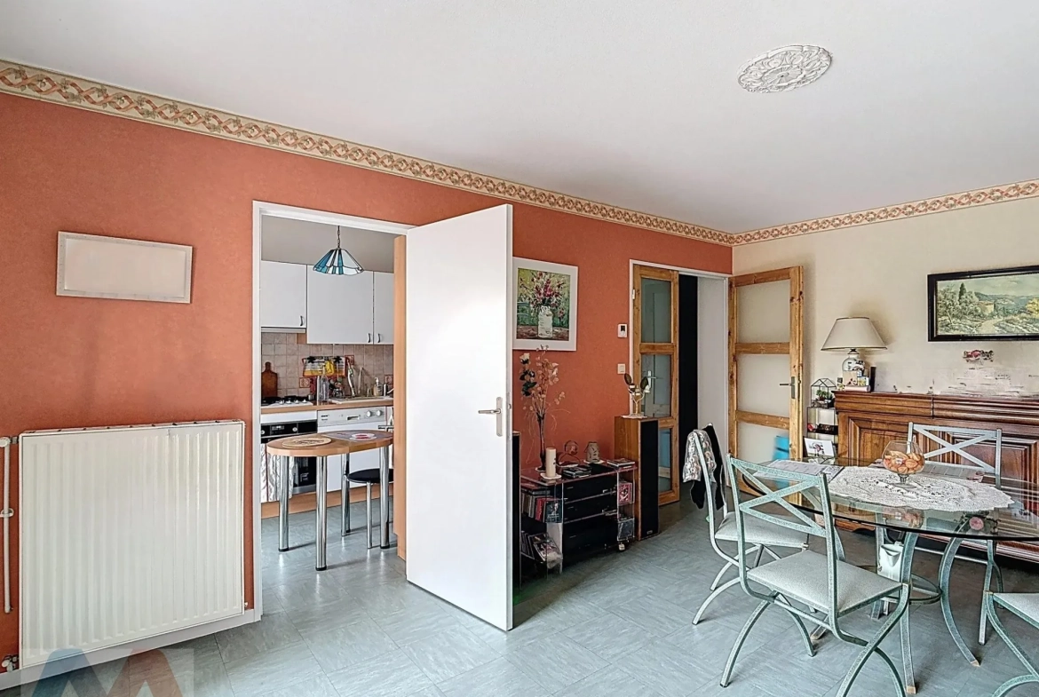 Appartement T3 à vendre à Beaumont avec terrasse et garage 