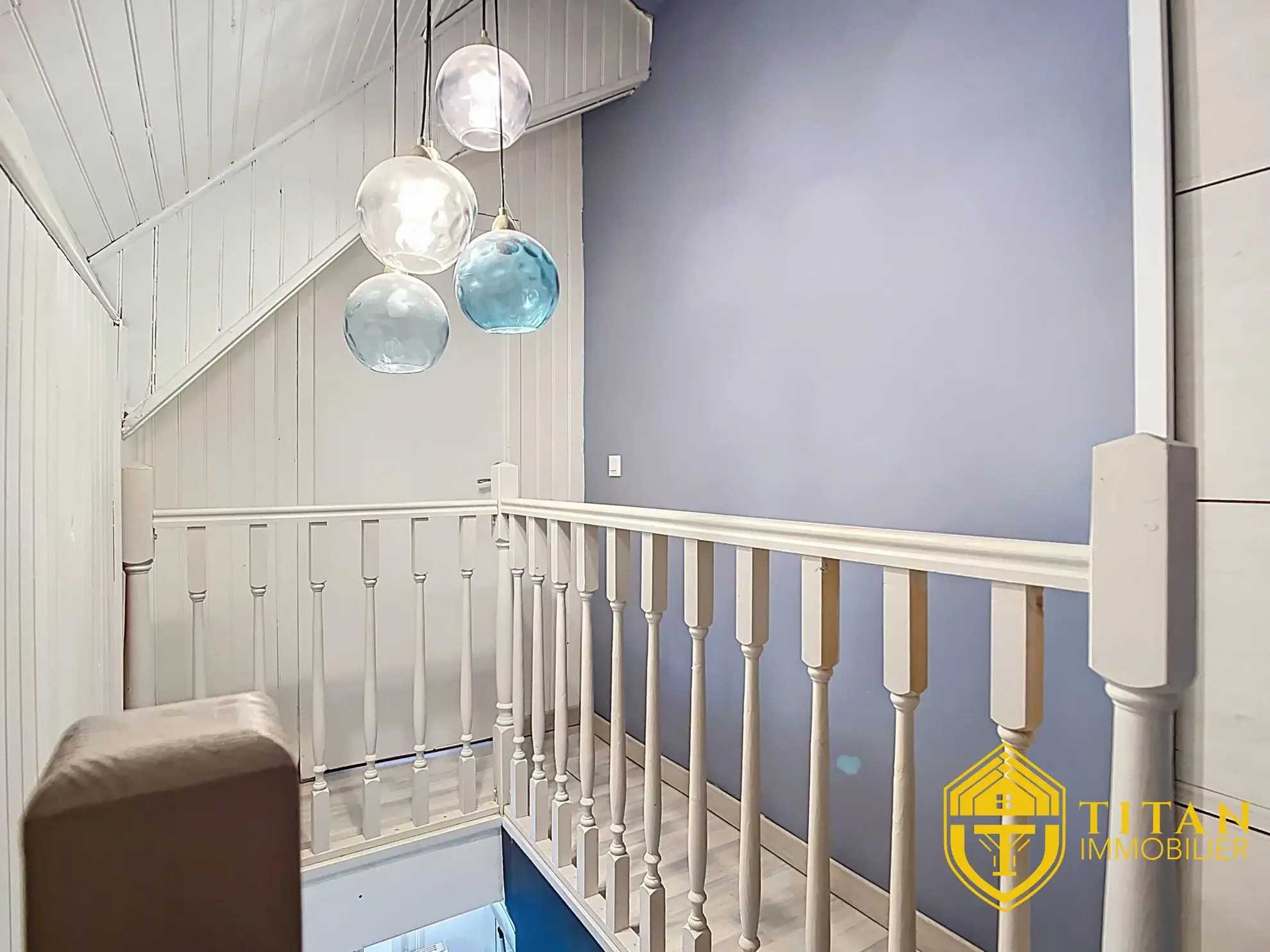  Maison, deux chambres, grand jardin, Faubourg de Cassel - Titan Immobilier Maison de 4 pièces rénovée à Socx, environnement authentique et lumineux 