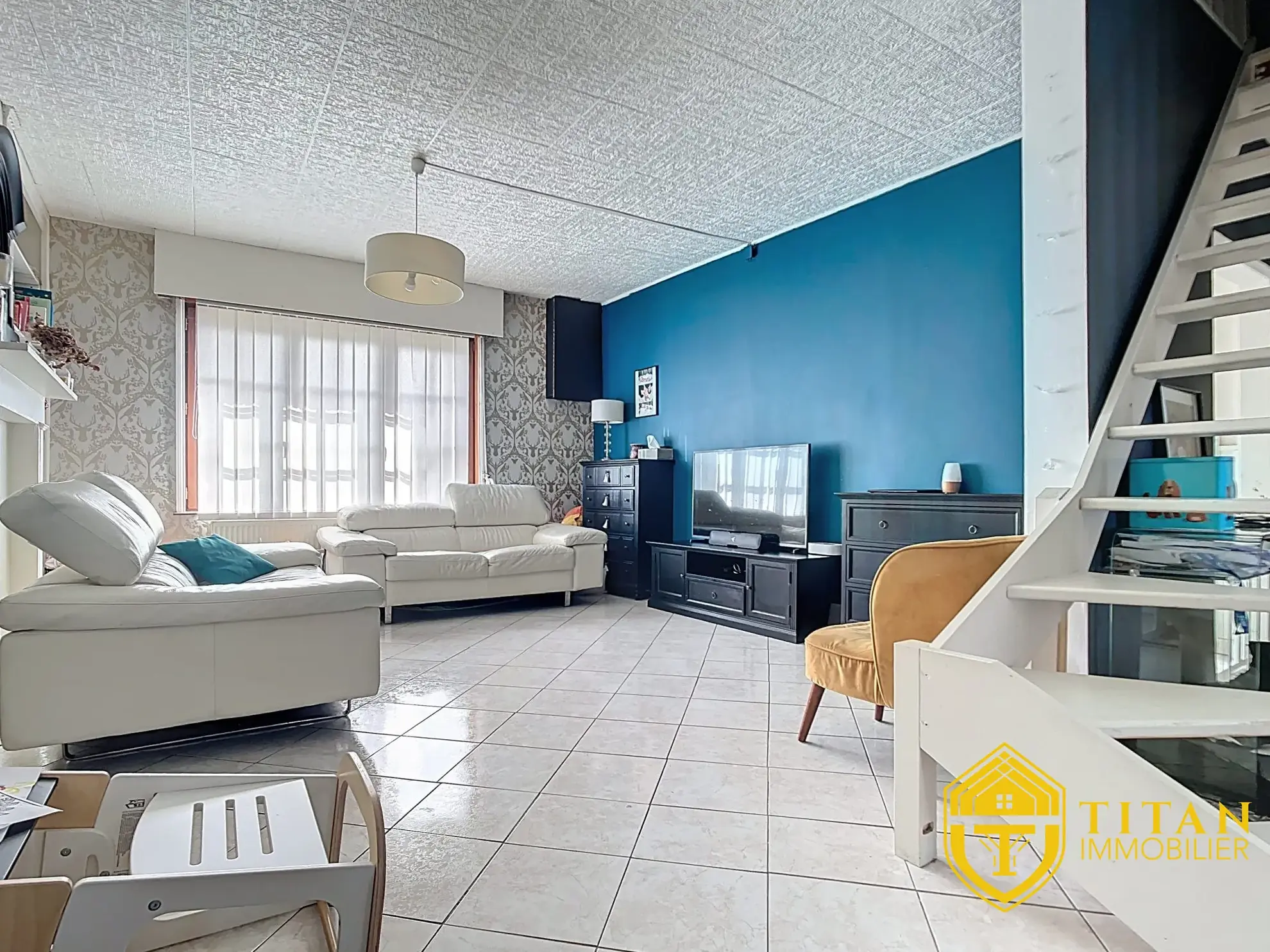  Maison, deux chambres, grand jardin, Faubourg de Cassel - Titan Immobilier Maison de 4 pièces rénovée à Socx, environnement authentique et lumineux 
