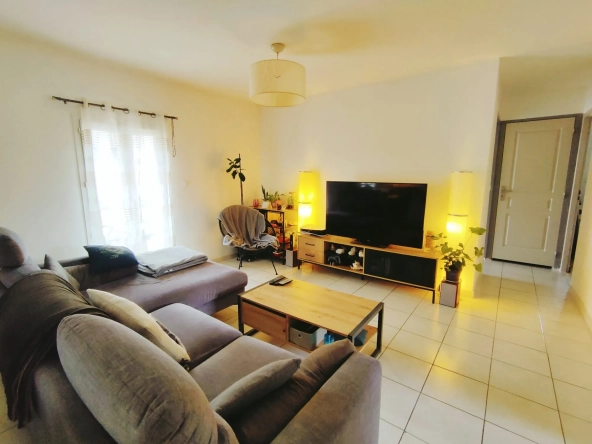 Maison à vendre à Murviel-lès-Béziers avec garage et balcon, 73 m²