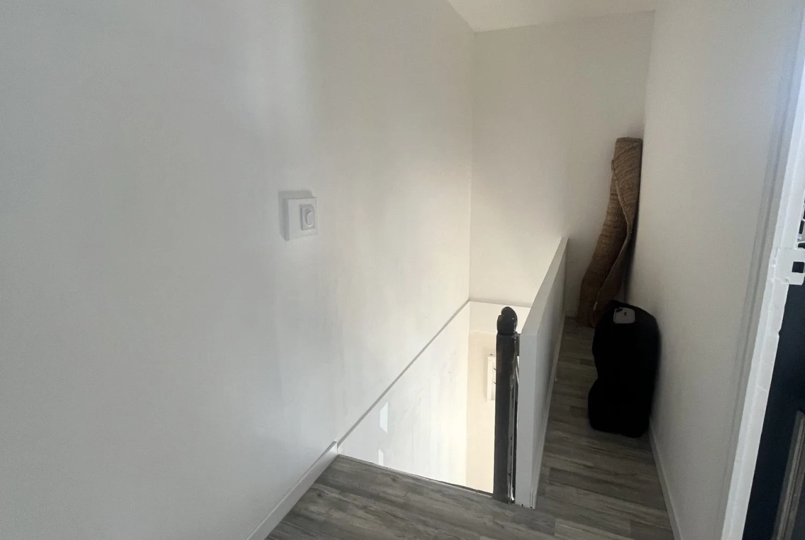 Maison rénovée avec dépendance et patio à Saint-Lumine-de-Coutais 