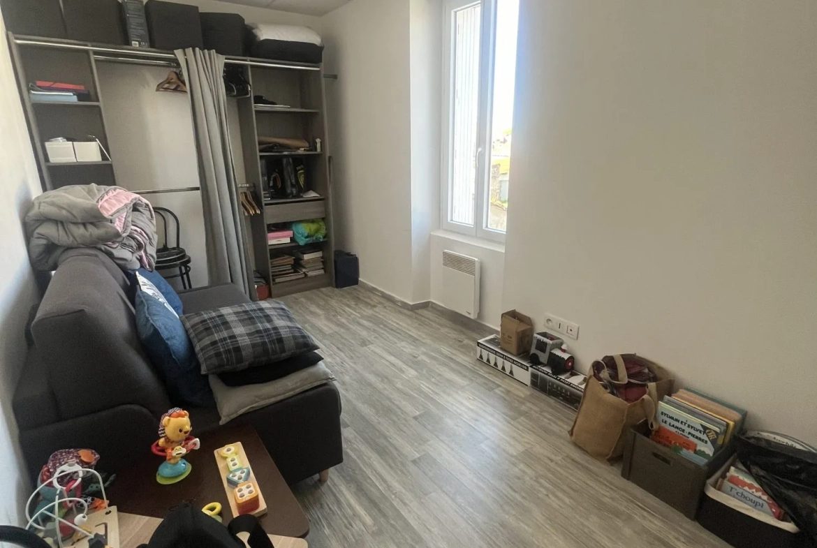 Maison rénovée avec dépendance et patio à Saint-Lumine-de-Coutais 