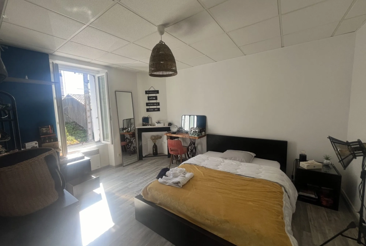 Maison rénovée avec dépendance et patio à Saint-Lumine-de-Coutais 