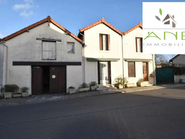 Maison de ville à Montbron avec grand potentiel et terrain clos