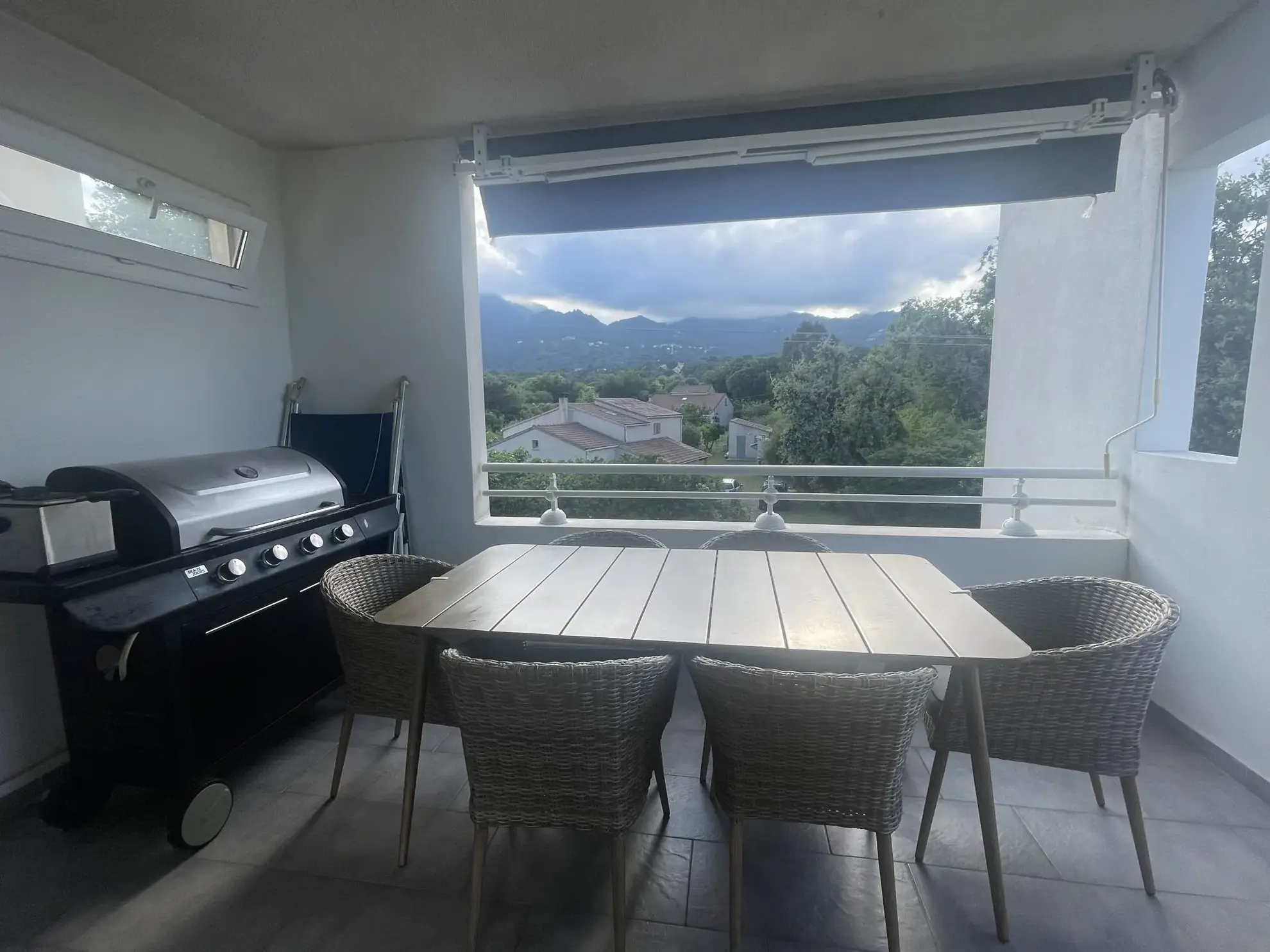 Appartement de 3 pièces avec terrasse à San-Nicolao, proche commodités 
