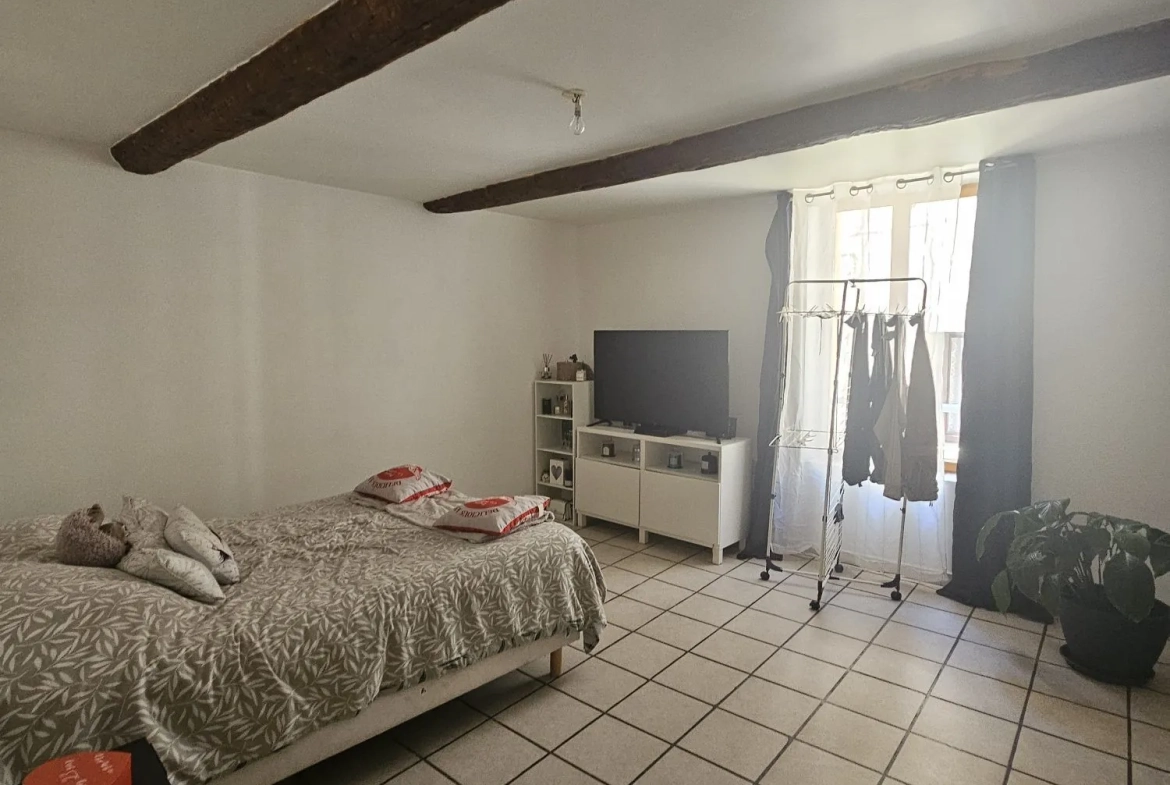 Maison de village rénovée de 95 m² à Coursan, 3 chambres, disponibilité 2025 