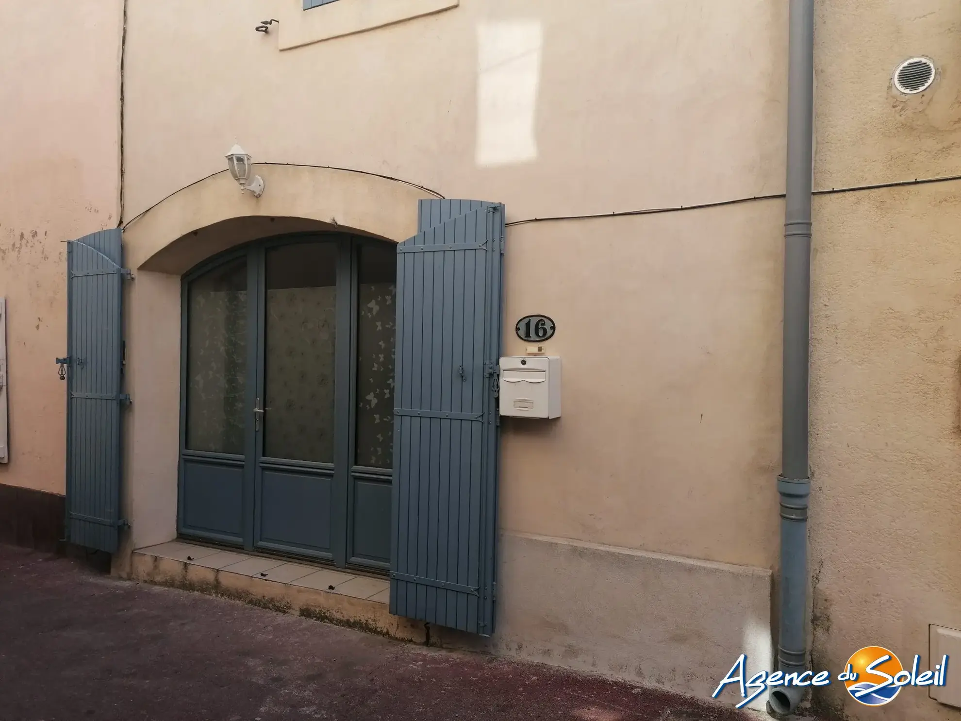 Maison de village rénovée de 95 m² à Coursan, 3 chambres, disponibilité 2025 